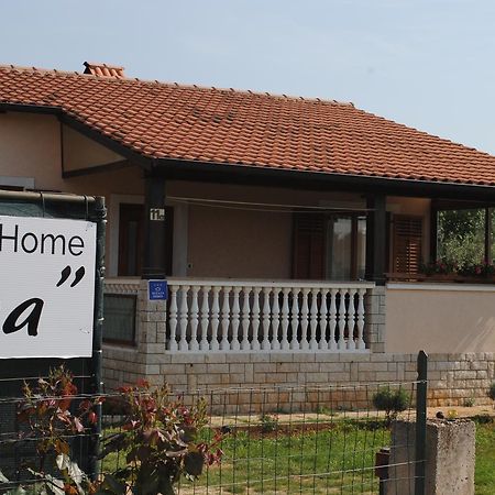 Holiday Home Ana Pula Luaran gambar