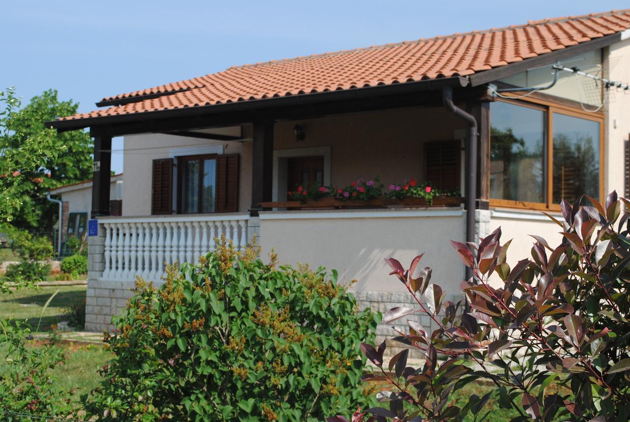 Holiday Home Ana Pula Luaran gambar