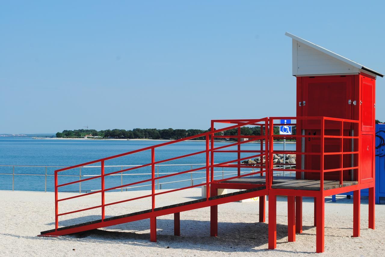 Holiday Home Ana Pula Luaran gambar